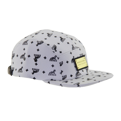 Drukowany PU 5 Panel Camp Hat z logo metalowej odznaki i pasku ze skóry