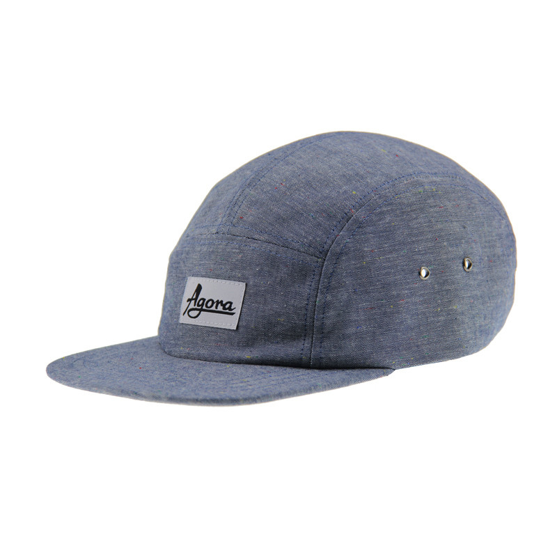 Denim Five Panel Camp Hat z tkaną etykietą z przodu i skórzanymi paskami